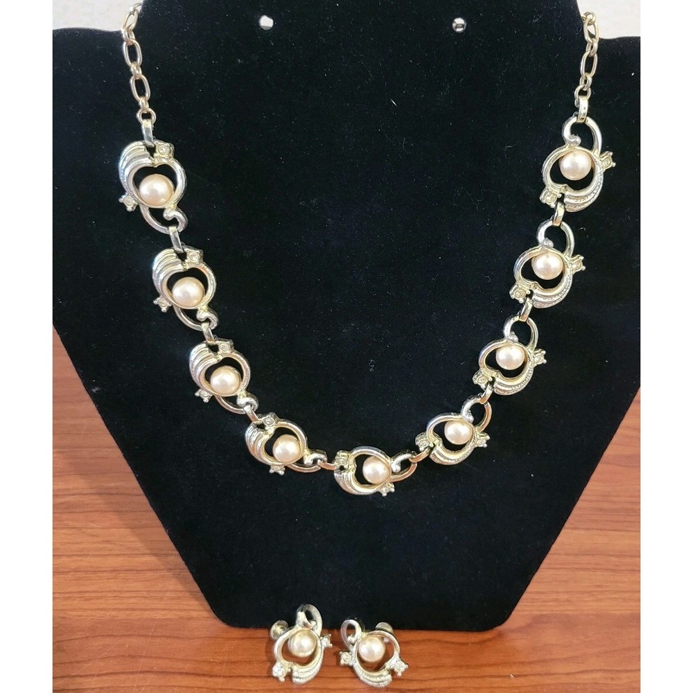Vintage Gold Tone Faux Pearl Rhinestone Necklace And Clip On Earrings Estate